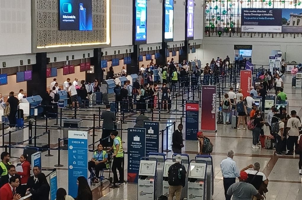 Cancelados 46 vuelos desde y hacia RD por tormenta en E.U.