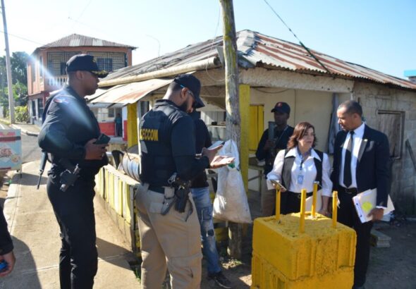 CECCOM decomisa 1,557 galones de gasoil y equipos por un valor total de
RD$1,091,894