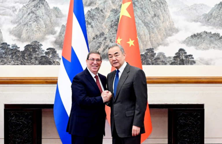 China se opone a «injerencia» externa en los asuntos de Cuba
