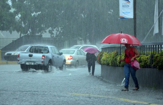 COE eleva a diez las provincias en alerta verde por lluvias en RD