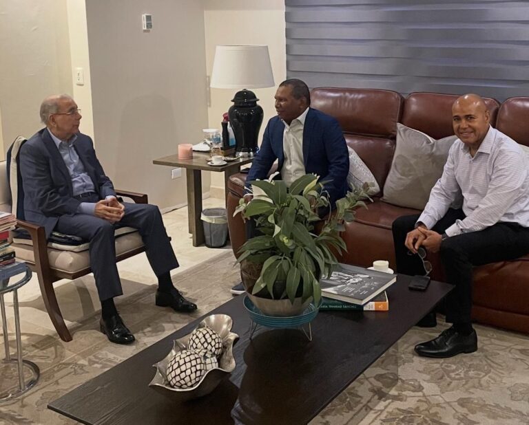 Danilo se reúne con miembros NY del Comite Central PLD