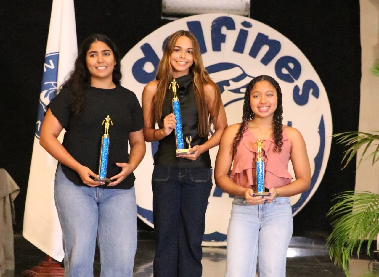 Delfines del Naco premia a los mejores atletas del año 2025