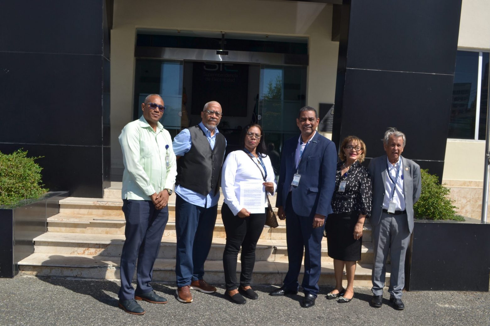 Demandan consulta de nuevo reglamento de paneles solares