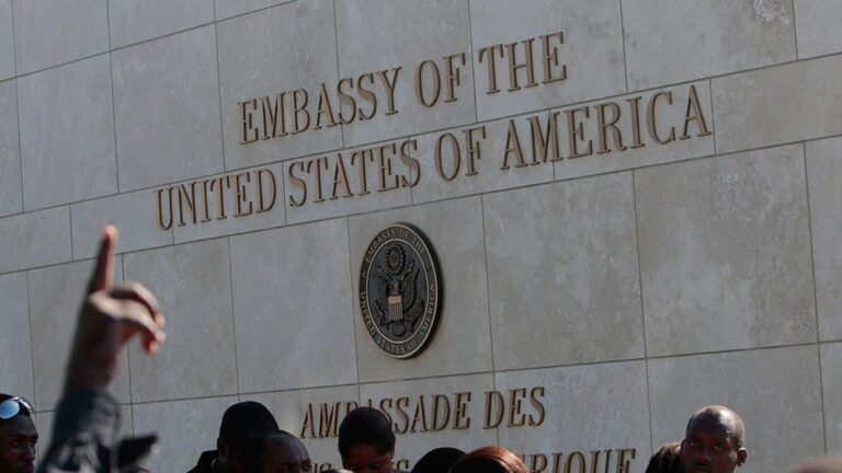 Embajada de EEUU en Haití anuncia programa de becas