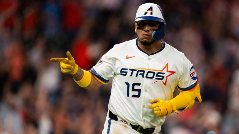 Isaac Paredes y Astros pactan por US$9