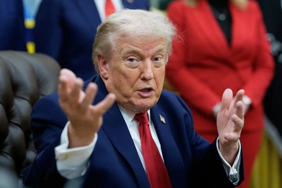 Trump impone arancel 25 % a países compren bienes de Irán