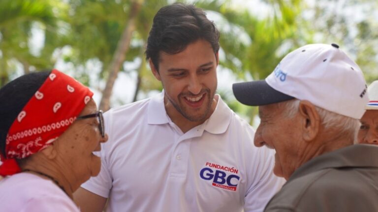 RAYMOND RODRÍGUEZ Y FUNDACIÓN GBC LLEVAN ESPERANZA A LAS CUEVAS DE CEVICOS Y TRANSFORMAN LA VIDA DE MÁS DE 400 FAMILIAS - Imagen