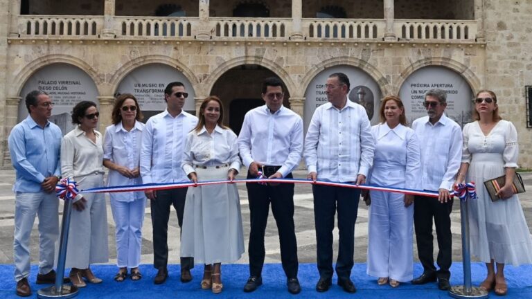 David Collado entrega el remozado Alcázar de Colón e inicia proyecto de iluminación en la Ciudad Colonial - Imagen