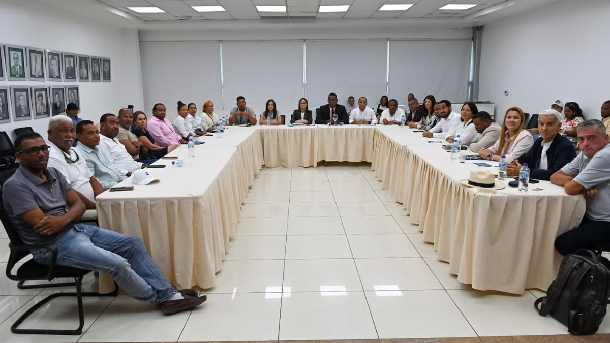 Impulsan mesa de trabajo permanente para fortalecer el turismo en Bayahíbe - Imagen