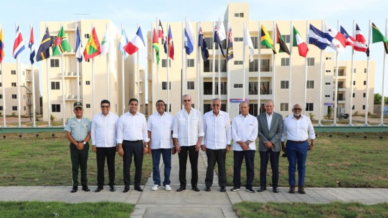 Presidente Abinader inaugura la Villa Centroamericana y del Caribe para los XXV Juegos Santo Domingo 2026 - Imagen