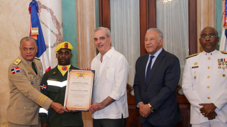 Gobierno venezolano confiere a RD Orden Héroe de Venezuela por invaluable contribución ante terremotos que afectaron esa nación el pasado 24 de junio - Imagen