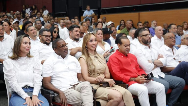 Agustín Burgos fortalece estructura del PRM en La Vega con jornada de formación en comunicación política - Imagen