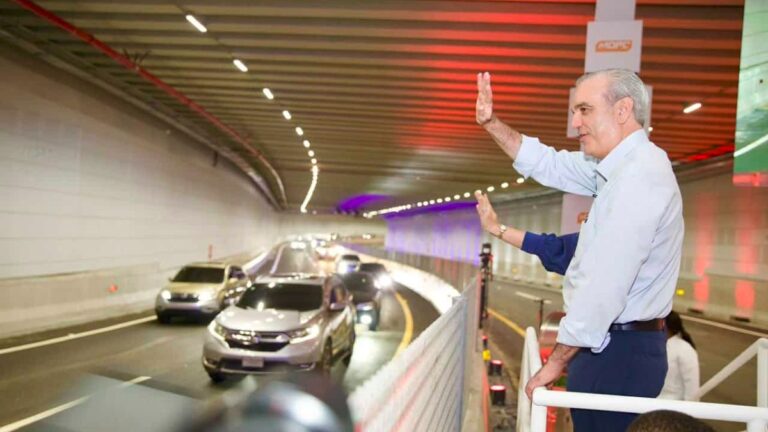 Presidente Abinader inaugura el túnel de la Plaza de la Bandera que cambia la salida hacia el Sur y redefine la movilidad del Gran Santo Domingo - Imagen