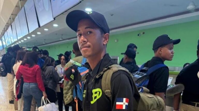 Orly Emmanuel Claudio Rivas obtiene beca deportiva para estudiar y jugar béisbol en Texas gracias a Darling Nicasio "El Líder" y la Fundación Edupor - Imagen