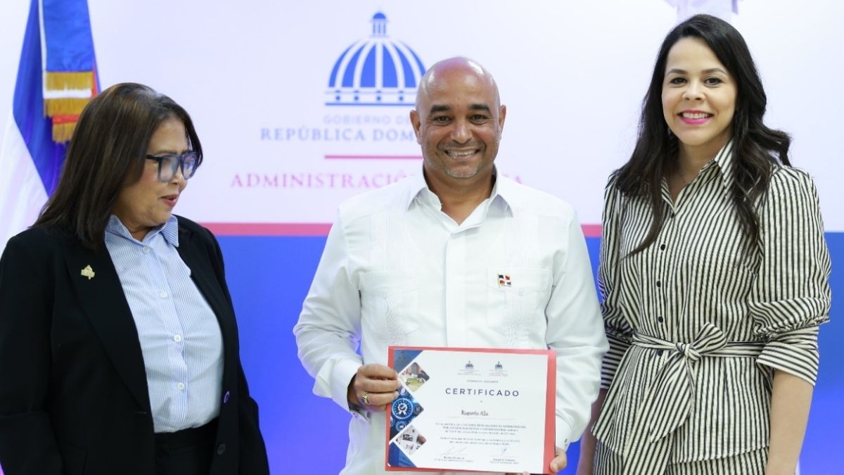 Más de 50 periodistas reciben certificación tras concluir curso especializado del MAP e INAP - Imagen