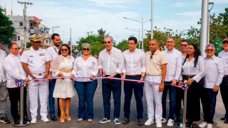 De espacio olvidado a joya del litoral: Presidente Abinader entrega la nueva playa El Faro en San Pedro de Macorís - Imagen