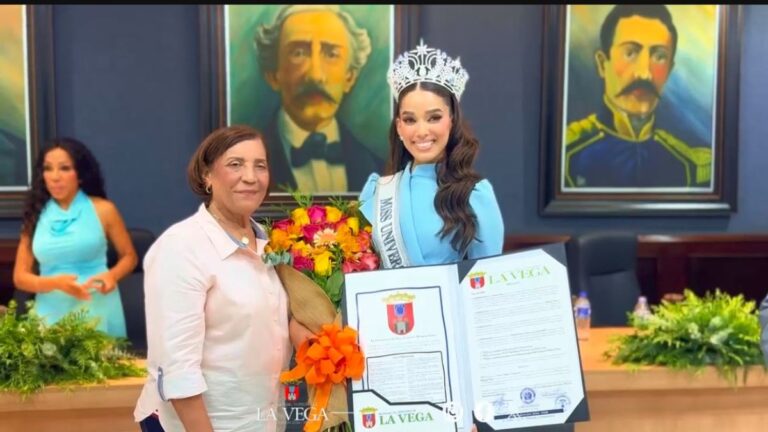 Melissa Núñez regresa a La Vega como Miss República Dominicana Universo 2026 y recibe el respaldo unánime de las autoridades locales - Imagen