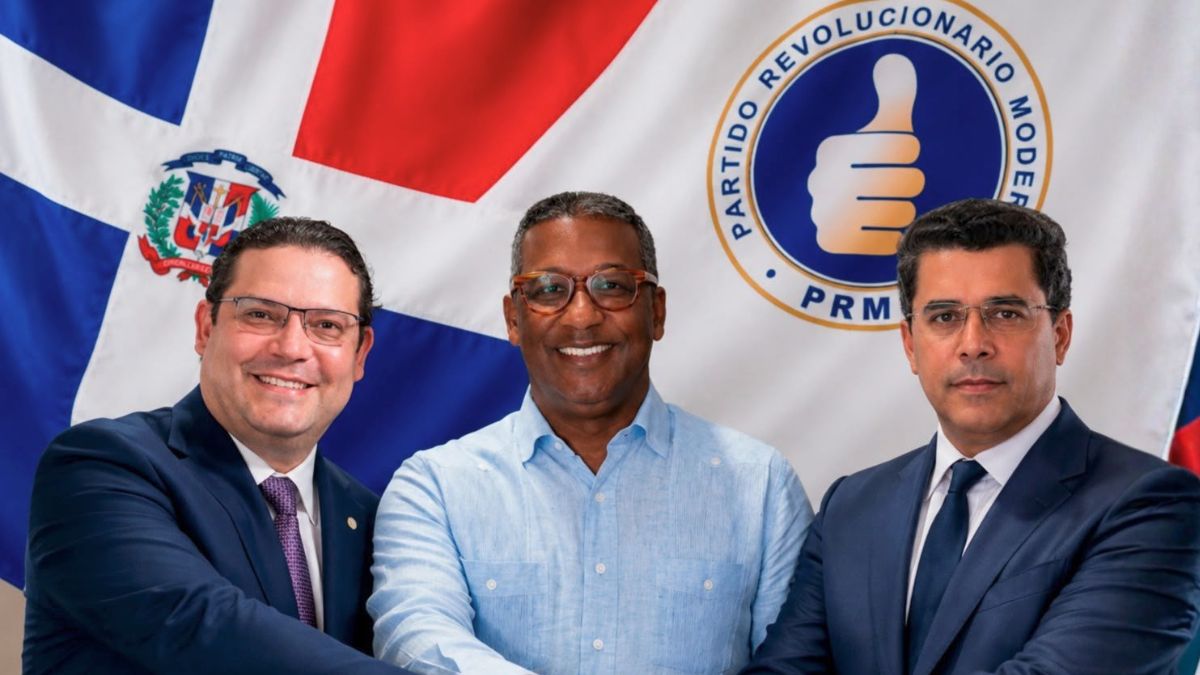 Agustín Burgos elogia el apoyo de Yayo a David Collado como símbolo de unidad en el PRM - Imagen