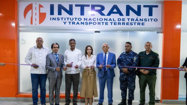 INTRANT abre por primera vez oficinas de licencias en Montecristi y Dajabón - Imagen