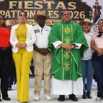 San Luis inicia sus Fiestas Patronales 2026 con un desfile encabezado por la Alcaldesa y el Padre Silva - Imagen