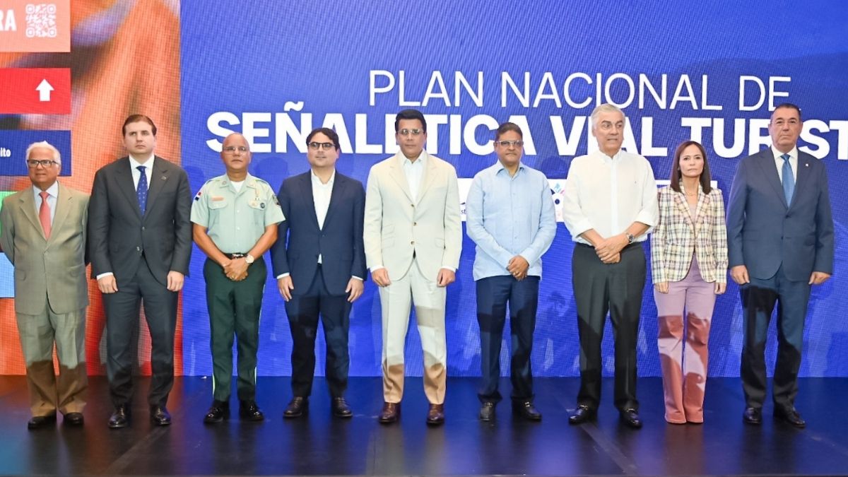 Turismo y RD Vial lanzan plan nacional de señalética turística. - Imagen