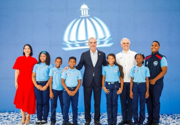 Presidente Abinader da inicio al año escolar 2026-2027 con más de dos millones de estudiantes convocados y afirma: “La República Dominicana que soñamos para el 2036 comienza hoy, en cada aula que abre sus puertas” - Imagen