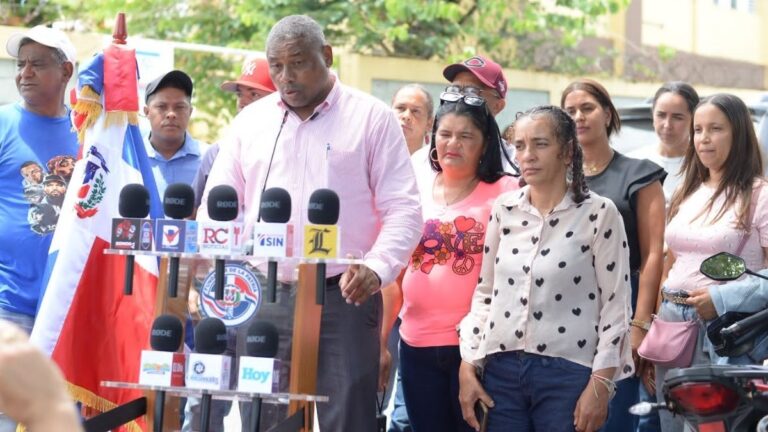 La distancia mata la inocuidad”: padres de Rancho Arriba reclaman suplidores locales para el almuerzo escolar - Imagen