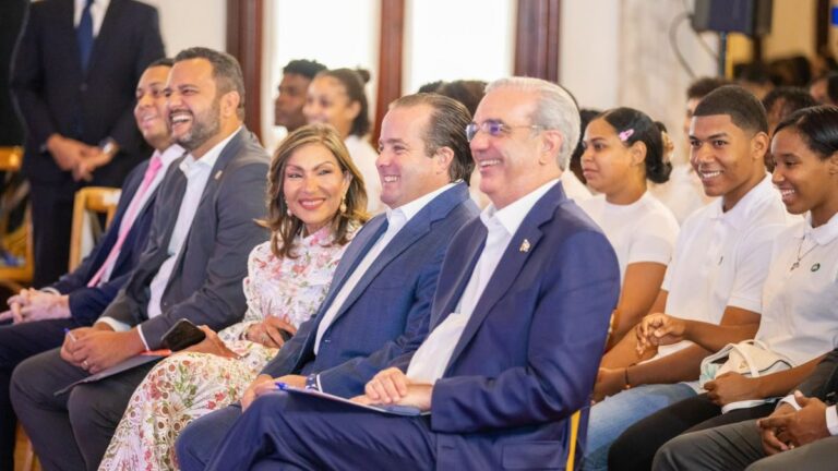 Más de 200 mil jóvenes dejaron de ser “Ninis” gracias a las programas del gobierno como “Oportunidad 14-24” para insertarlos en centros de estudio y trabajo - Imagen