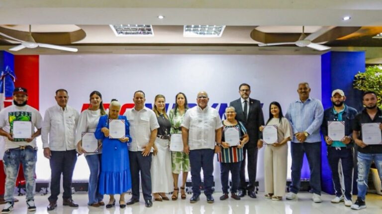 Promipyme entrega RD$55 millones en créditos a 265 emprendedores de San José de Ocoa - Imagen