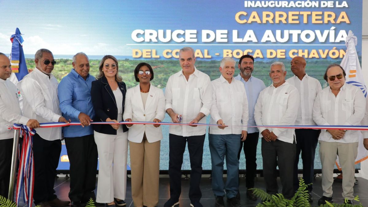 Tras 25 años de espera, presidente Abinader inaugura la carretera de Boca de Chavón - Imagen