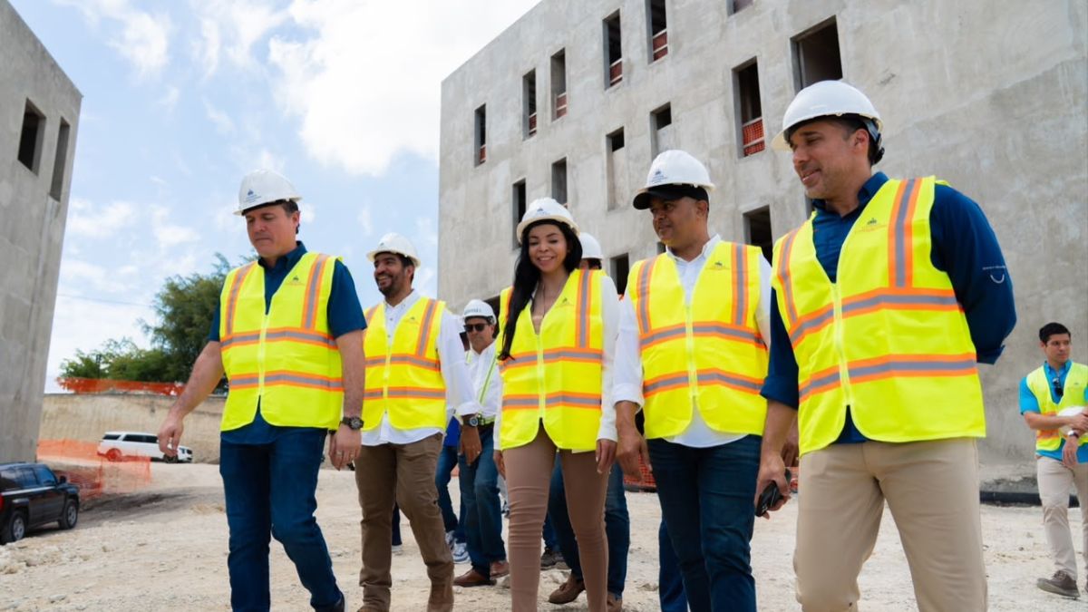 Ministro Jean Luis Rodríguez supervisa avances en la construcción de la Ciudad Judicial de Santo Domingo Oeste - Imagen