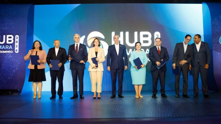 Gobierno dominicano y Amazon Web Services lanzan programa de 50 mil becas para capacitar en inteligencia artificial y computación en la nube - Imagen