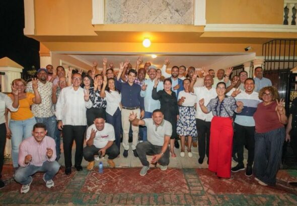 José Montás oficializa respaldo a Wellington Arnaud junto a su equipo político y fortalece el proyecto presidencial en San Cristóbal - Imagen