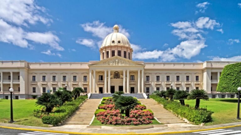 Poder Ejecutivo emite el Decreto 642-26, que dispone el traslado temporal de la residencia oficial del presidente desde Santo Domingo a Santiago del 14 al 16 de septiembre - Imagen