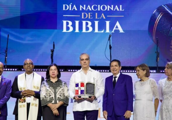 Comunidad Cristiana Nacional reconoce al presidente Abinader por su respaldo a la fe y a la Biblia durante seis años consecutivos - Imagen