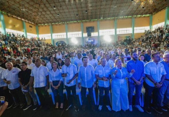 A casa llena Club Mauricio Báez, el diputado Carlos Sánchez y su equipo político de la circunscripción número 3 respaldan a Wellington Arnaud - Imagen