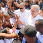 Abinader retoma agenda nacional con entrega de obras y títulos de propiedad - Imagen