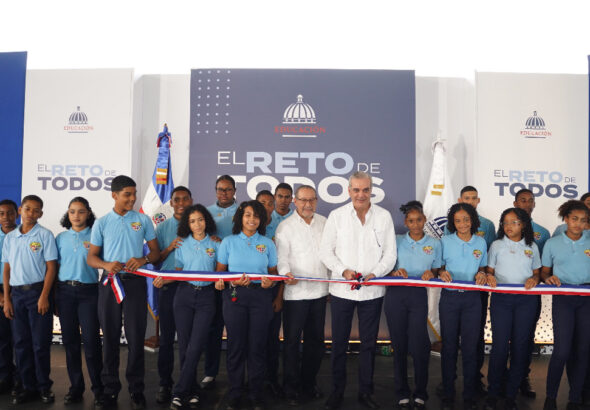 Comunidad educativa de Sabana Perdida celebra nuevas oportunidades para el deporte con entrega de techado escolar - Imagen