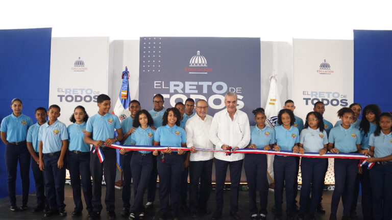 Comunidad educativa de Sabana Perdida celebra nuevas oportunidades para el deporte con entrega de techado escolar - Imagen