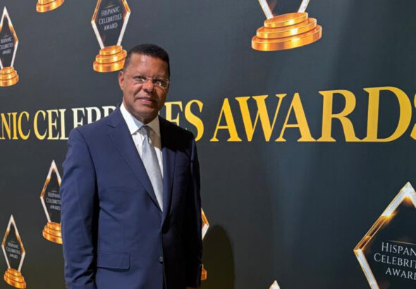 Dany Alcántara recibe en Miami el  premio nuevo líder de los medios de comunicación de República Dominicana - Imagen