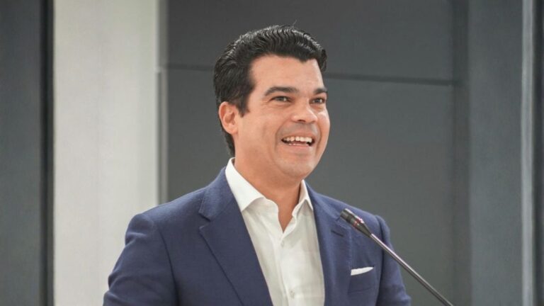 Wellington Arnaud encabeza percepción de funcionarios más eficientes, según SONDEOS - Imagen