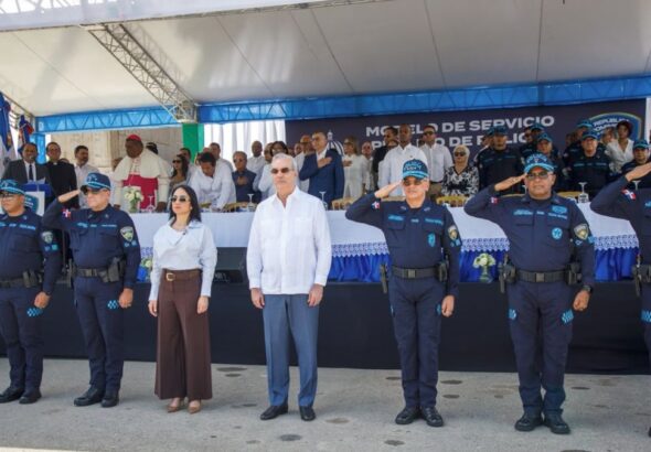 Presidente Abinader deja iniciado en La Altagracia despliegue del nuevo modelo de patrullaje con 990 agentes entrenados y equipados para continuar fortaleciendo la seguridad en la Región Este - Imagen