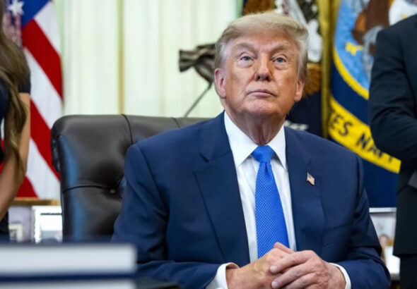 Juez da plazo al Gobierno de Trump para justificar restricciones a visas de estudiantes y periodistas - Imagen