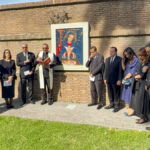 Presidente Abinader pide al pueblo dominicano orar por la salud del papa León XIV desde el Vaticano - Imagen