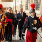 Presidente Abinader y  secretario de Estado de la Santa Sede,  Pietro Parolin abordan asuntos de Estado y la situación internacional en el Vaticano - Imagen