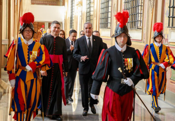 Presidente Abinader y  secretario de Estado de la Santa Sede,  Pietro Parolin abordan asuntos de Estado y la situación internacional en el Vaticano - Imagen