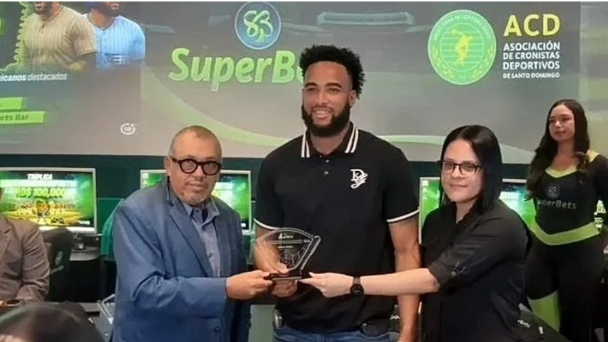 Raimel Tapia y Albert Abreu fueron seleccionados como los más destacados en la premiación El Pelotero Estrella de la Semana - Imagen