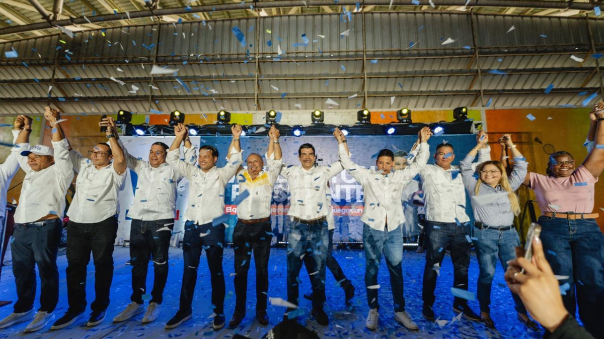 Wellington Arnaud consolida respaldo del 70 % del liderazgo electivo de Peravia - Imagen