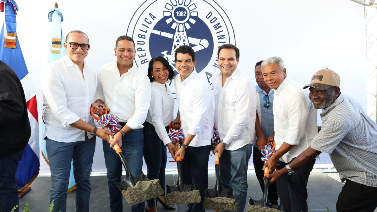 Wellington Arnaud inicia construcción del alcantarillado sanitario de El Córbano, provincia San Juan - Imagen